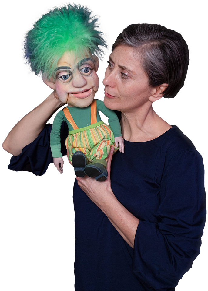 Christiane Weidringer mit Puppe